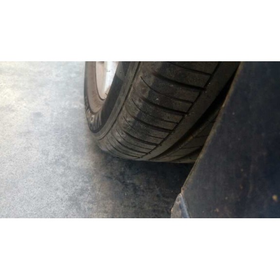 toyota avensis berlina (t25) del año 2004