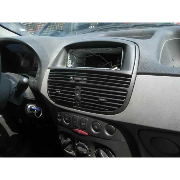 fiat punto berlina (188) del año 2000