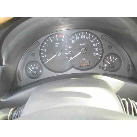 opel corsa c del año 2004