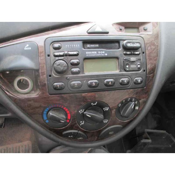 ford focus berlina (cak) del año 1999