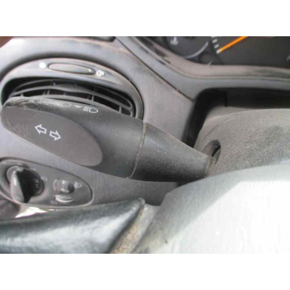 ford focus berlina (cak) del año 1999