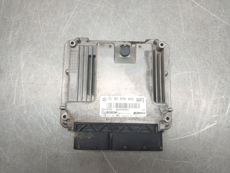 Recambio de centralita motor uce para opel insignia a (g09) 2.0 cdti (68) referencia OEM IAM 0281017105 55576906 