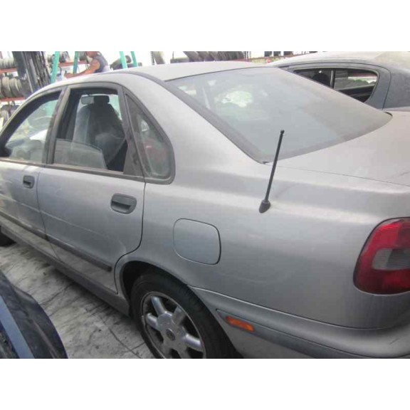 volvo s40 berlina del año 1996