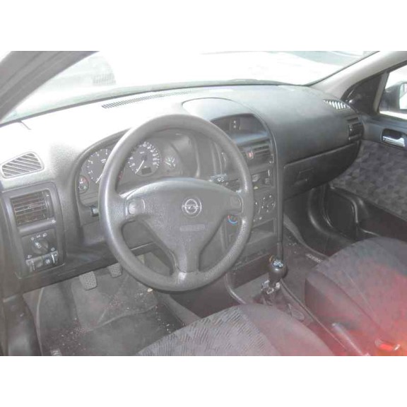 opel astra g berlina del año 2001