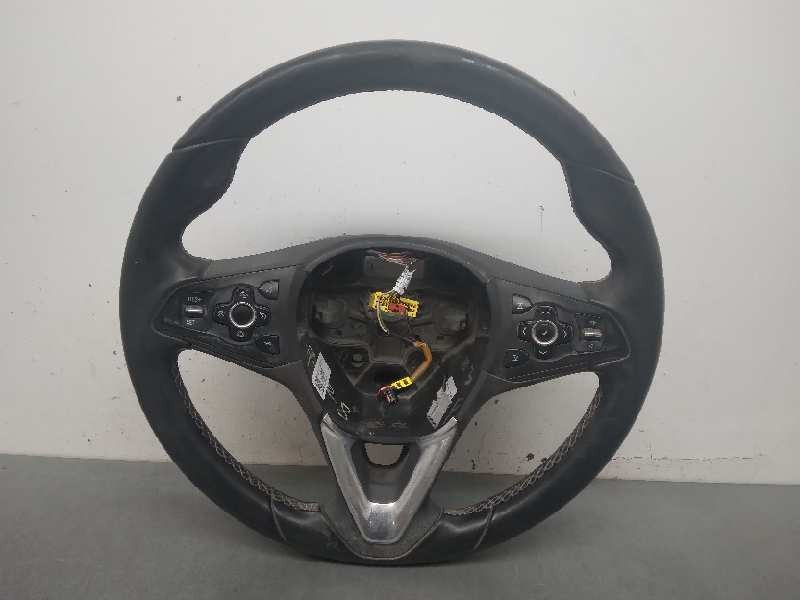 Recambio de volante para opel astra k lim. 5türig excellence referencia OEM IAM 39018002 CON MANDOS MARCADO