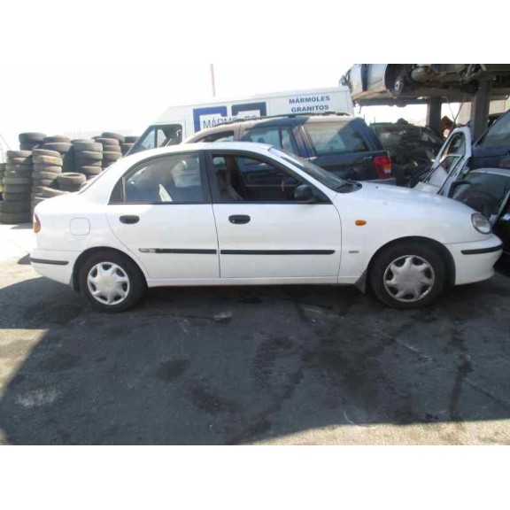 daewoo lanos del año 2000