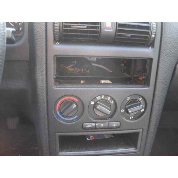 opel astra g berlina del año 2001