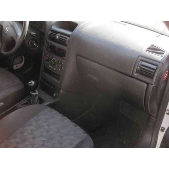 opel astra g berlina del año 2001