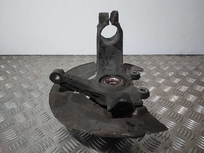 Recambio de mangueta delantera izquierda para volvo v50 familiar 2.0 diesel cat referencia OEM IAM 3M513K171  