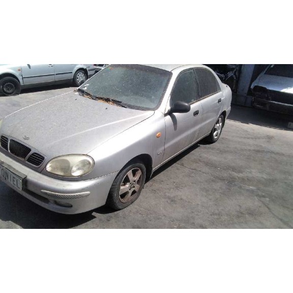 daewoo lanos del año 2000