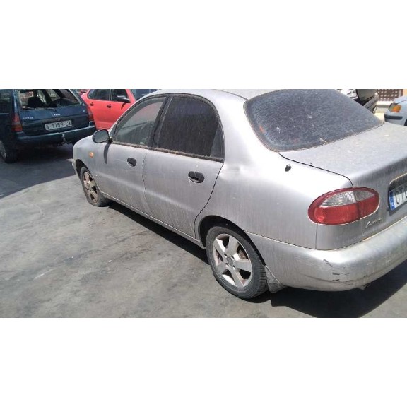daewoo lanos del año 2000