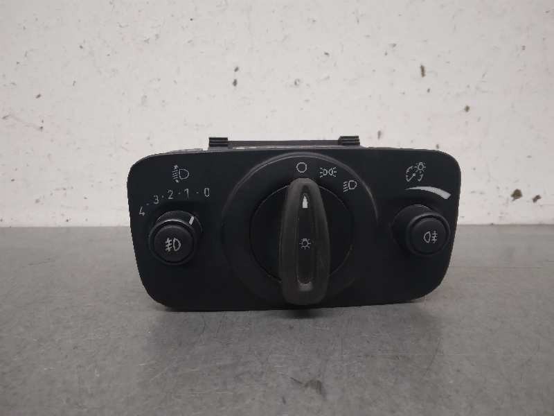 Recambio de mando luces para ford fiesta (ccn) black edition referencia OEM IAM C1BT13A024CB SALPICADERO 