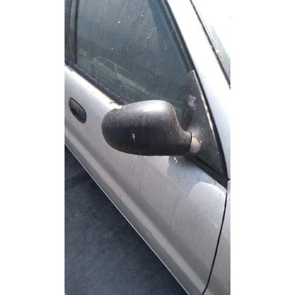 daewoo lanos del año 2000