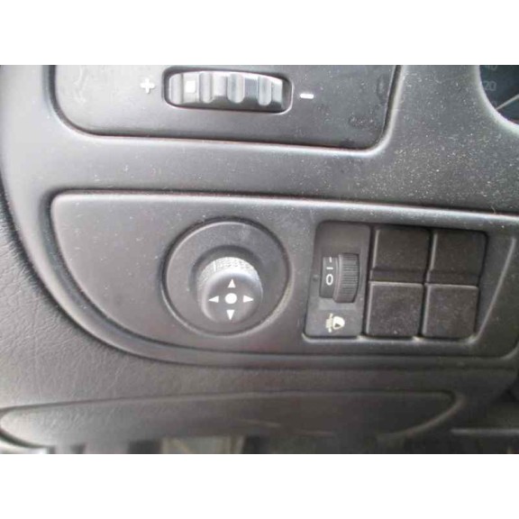 citroën xsara berlina del año 2002