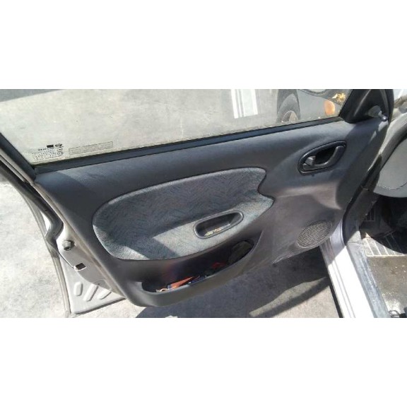 daewoo lanos del año 2000