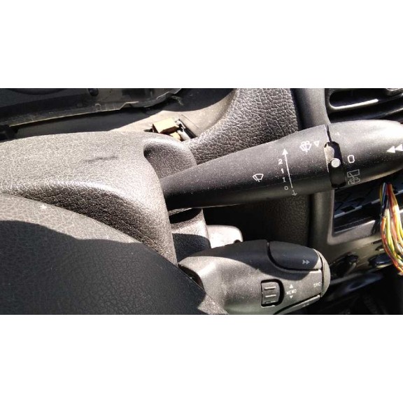 peugeot 206 berlina del año 2001