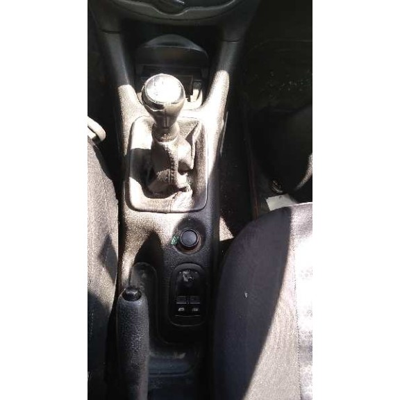 peugeot 206 berlina del año 2001