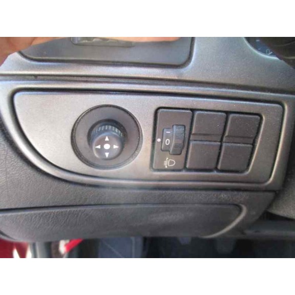 citroën xsara berlina del año 2000