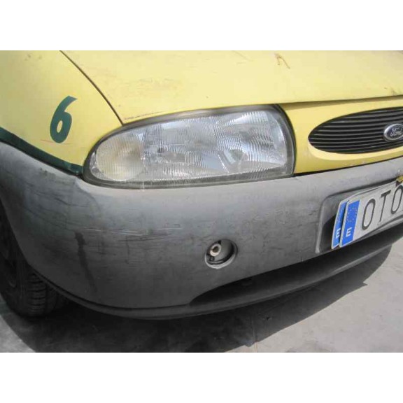 ford fiesta berlina del año 1998