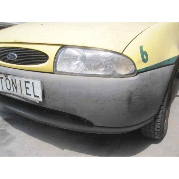 ford fiesta berlina del año 1998