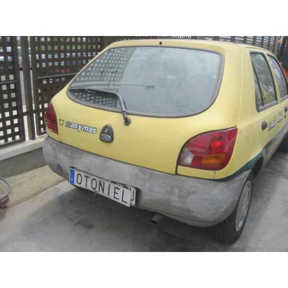 ford fiesta berlina del año 1998