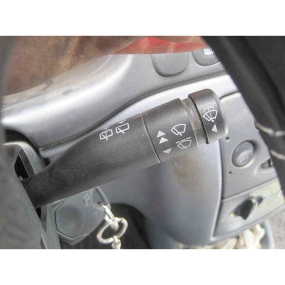 ford fiesta berlina del año 1998