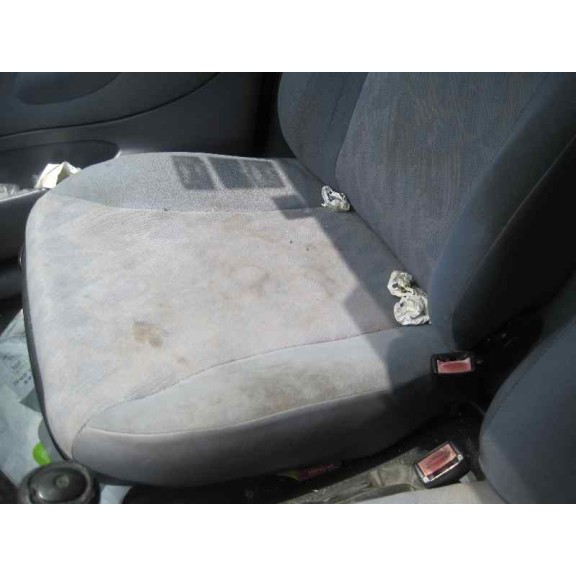 ford fiesta berlina del año 1998