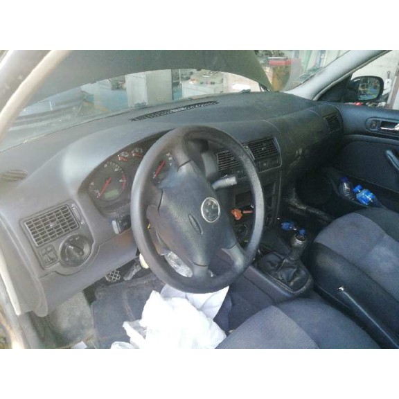 volkswagen golf iv berlina (1j1) del año 2001