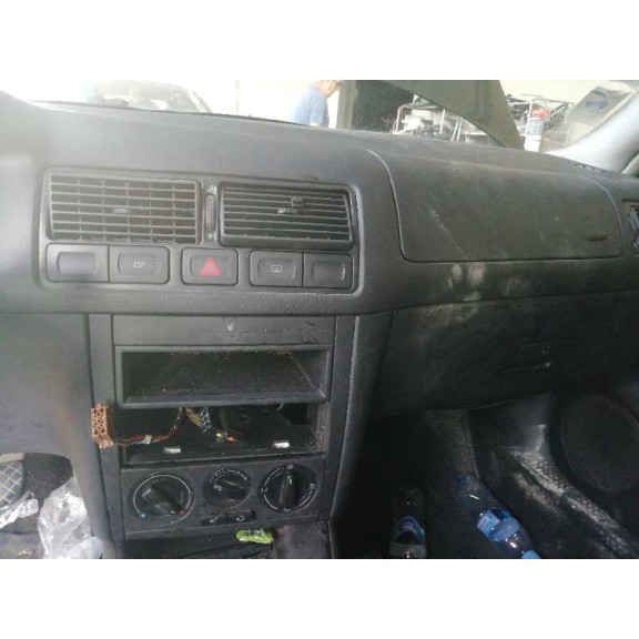 volkswagen golf iv berlina (1j1) del año 2001