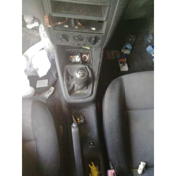 volkswagen golf iv berlina (1j1) del año 2001