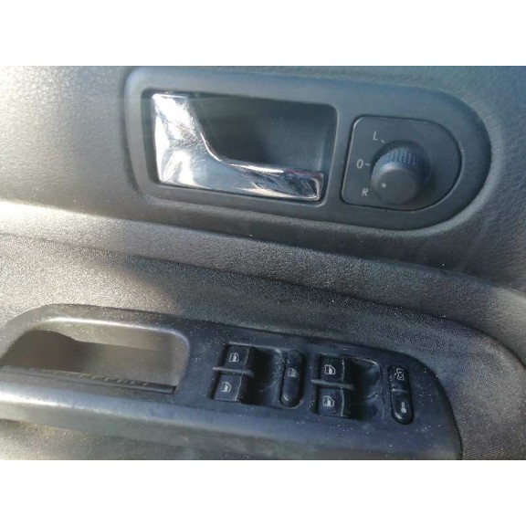 volkswagen golf iv berlina (1j1) del año 2001