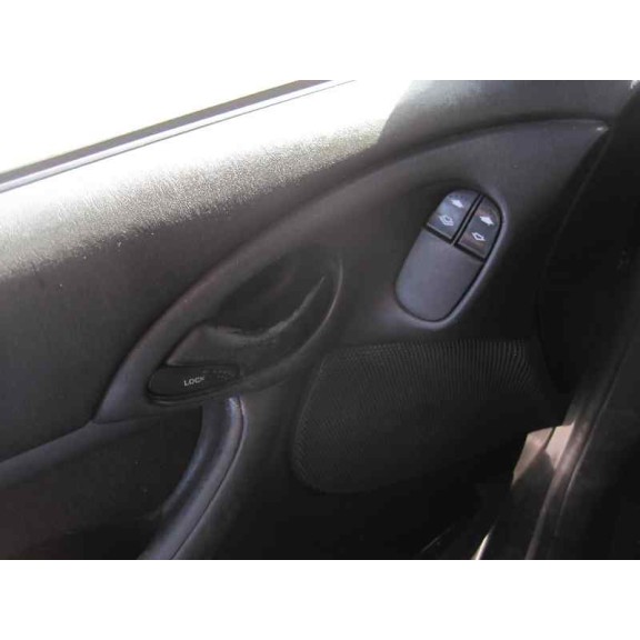 ford focus berlina (cak) del año 2004