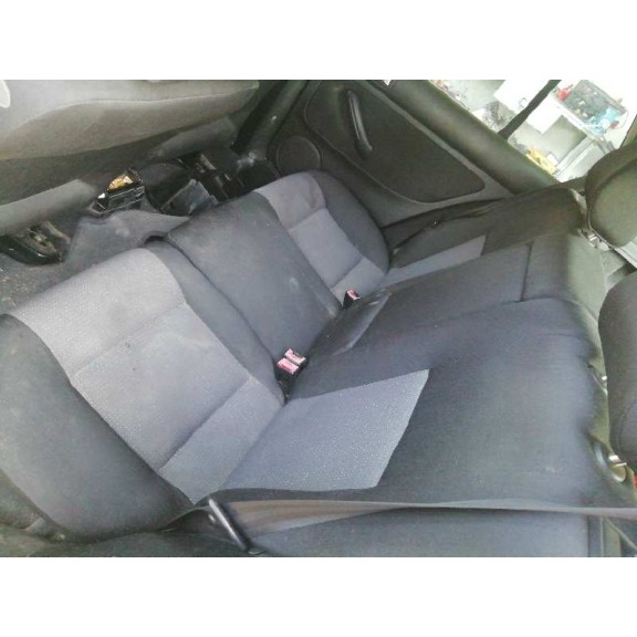 volkswagen golf iv berlina (1j1) del año 2001