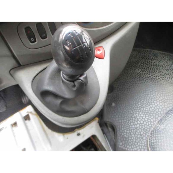 nissan primastar (x83) del año 2003