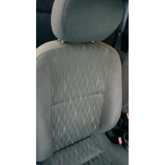 ford focus berlina (cak) del año 2004