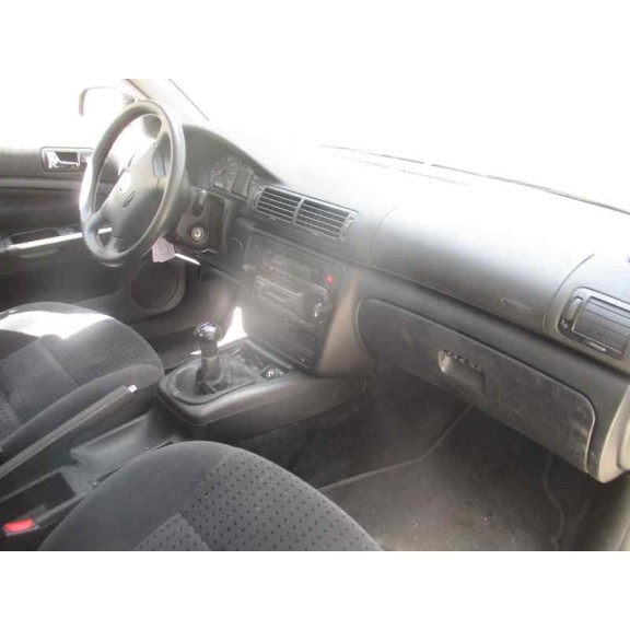 volkswagen passat berlina (3b2) del año 1999