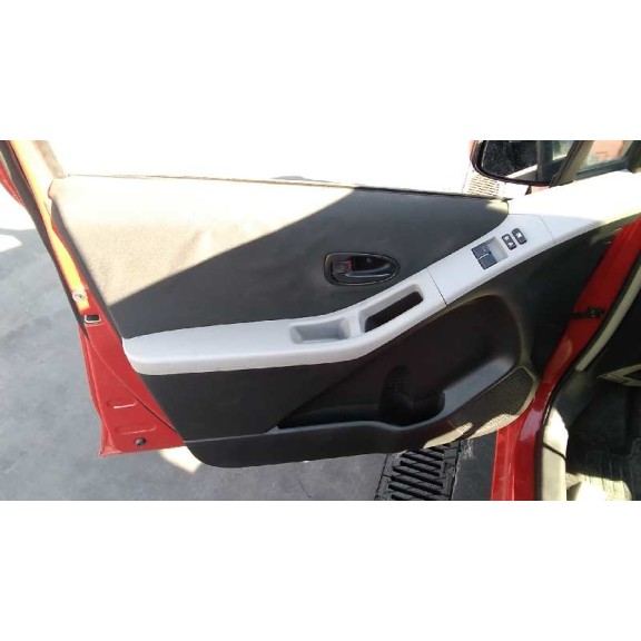 toyota yaris del año 2010