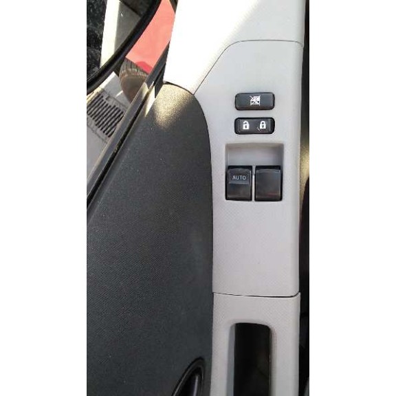 toyota yaris del año 2010