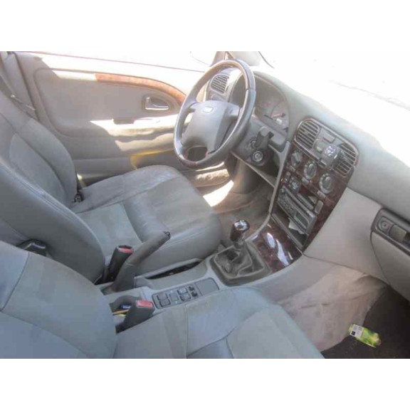 volvo s40 berlina del año 2000