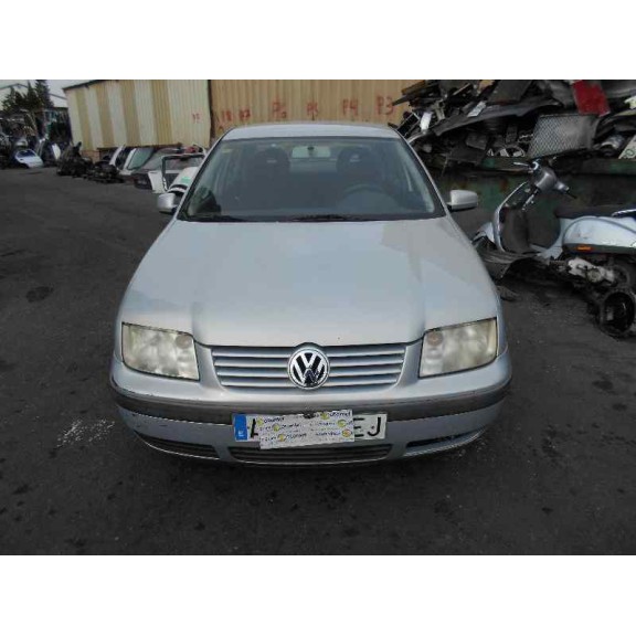 volkswagen bora berlina (1j2) del año 2000