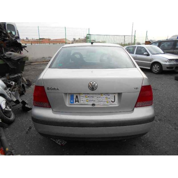 volkswagen bora berlina (1j2) del año 2000