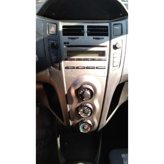 toyota yaris del año 2010