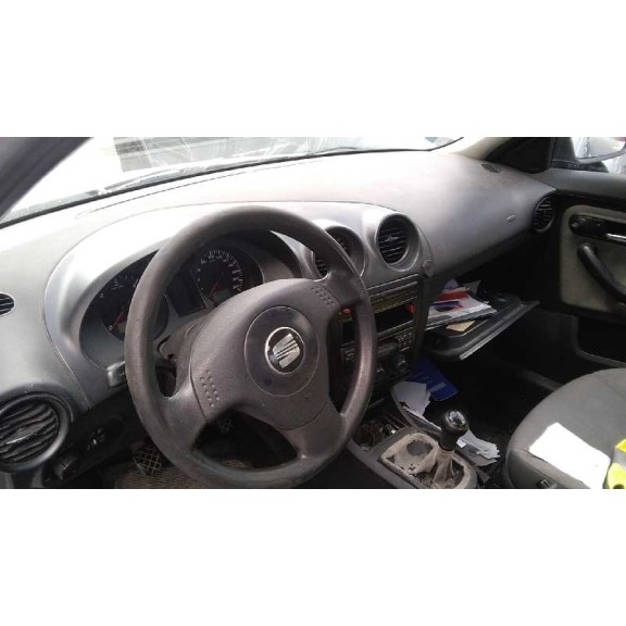 seat ibiza (6l1) del año 2003
