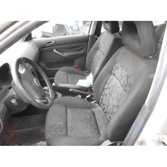 volkswagen bora berlina (1j2) del año 2000