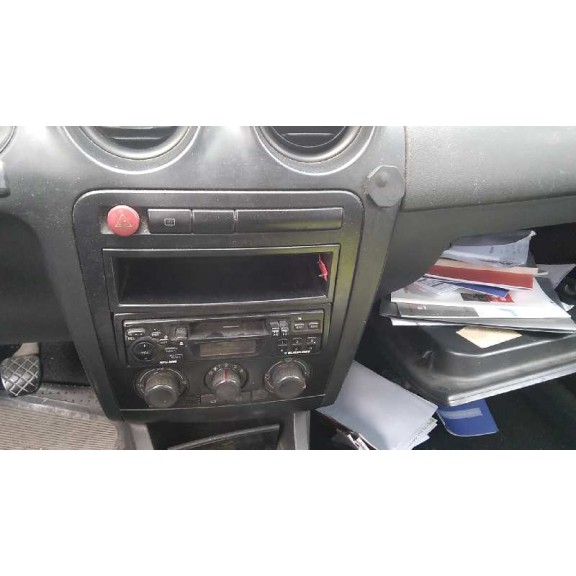 seat ibiza (6l1) del año 2003