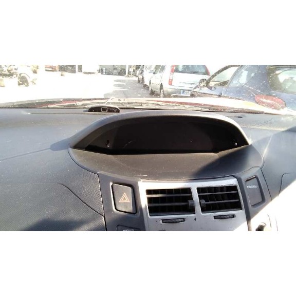 toyota yaris del año 2010