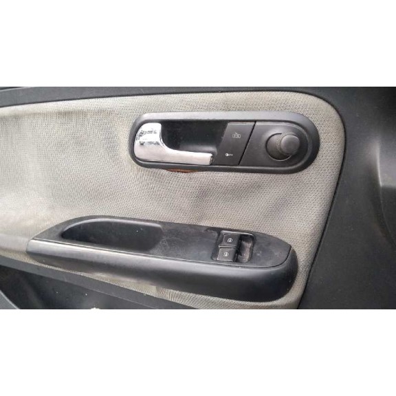 seat ibiza (6l1) del año 2003