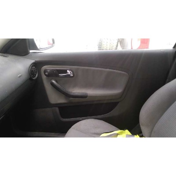 seat ibiza (6l1) del año 2003