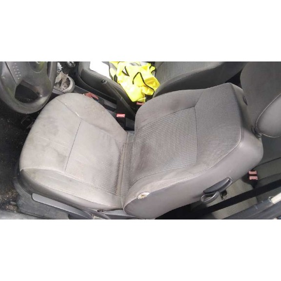 seat ibiza (6l1) del año 2003