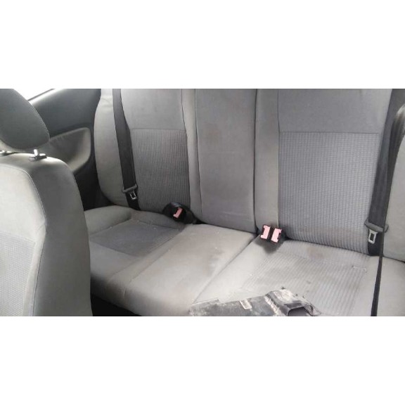 seat ibiza (6l1) del año 2003